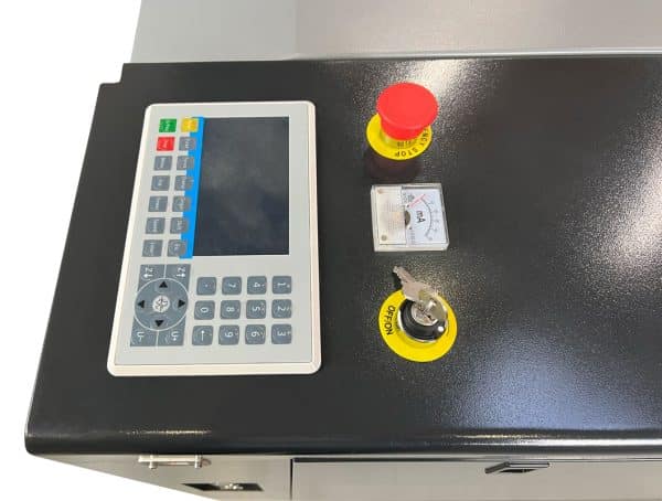 Production de machines laser CO2 - panneau de commande