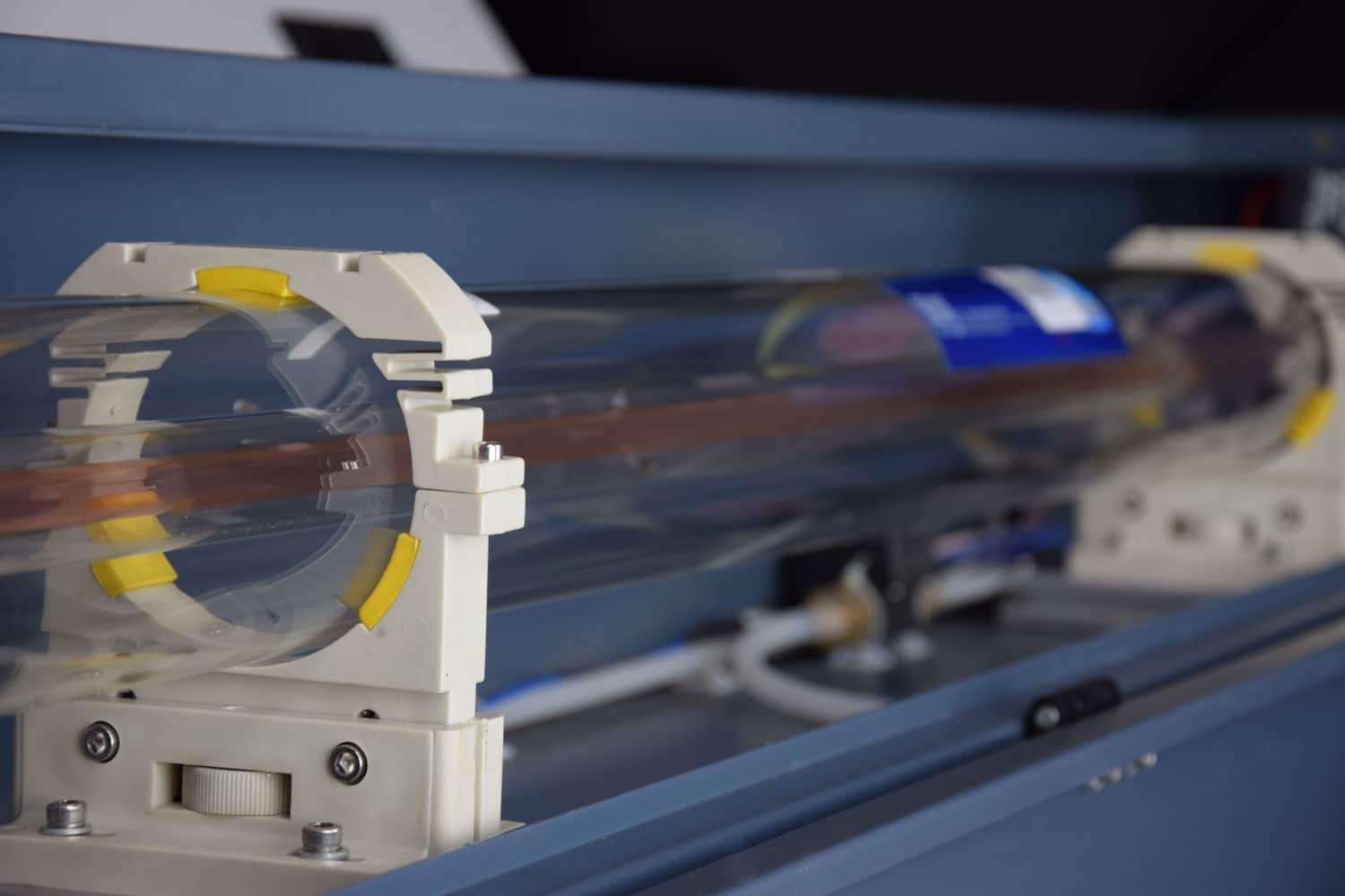 Tube laser CO2 en verre dans une machine laser CO2