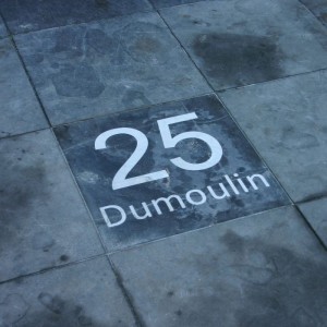 Gravure laser de pierre naturelle avec un laser CO2