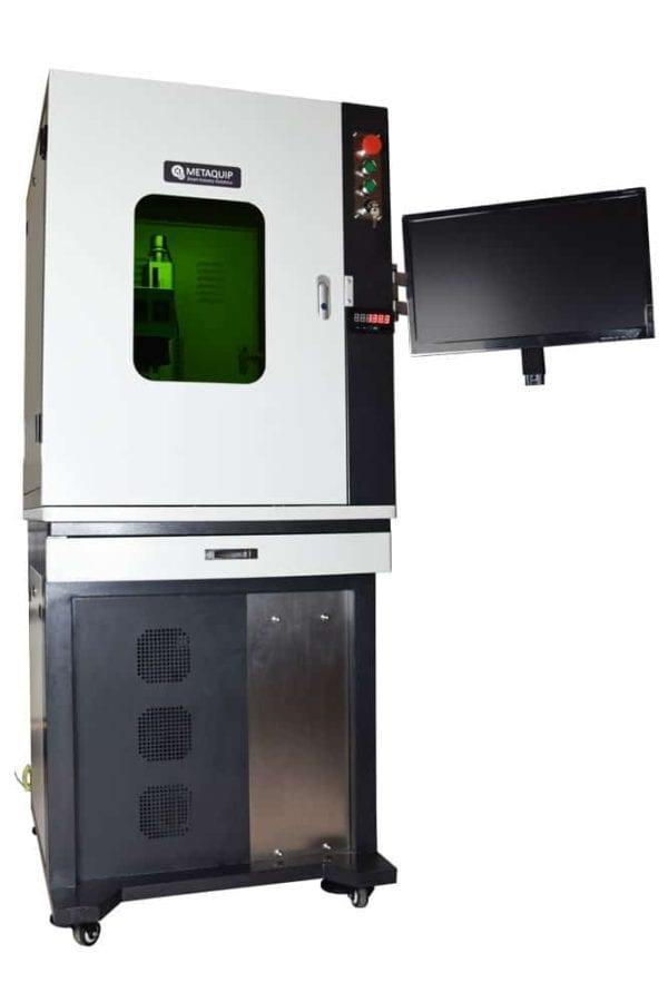 Armoire fermée devant laser à fibres
