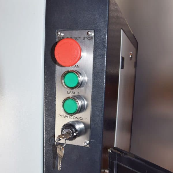 Panneau frontal de laser à fibres pour armoires fermées