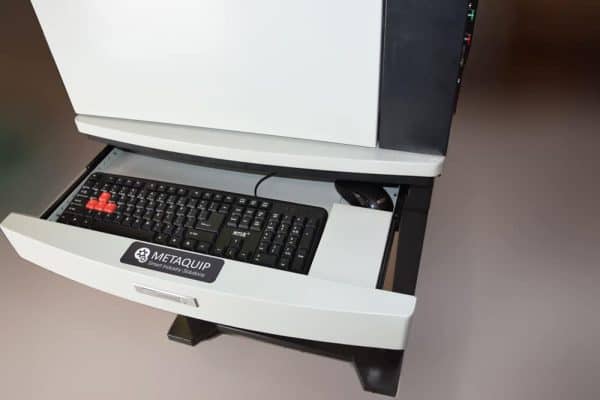 Clavier laser à fibres fermées