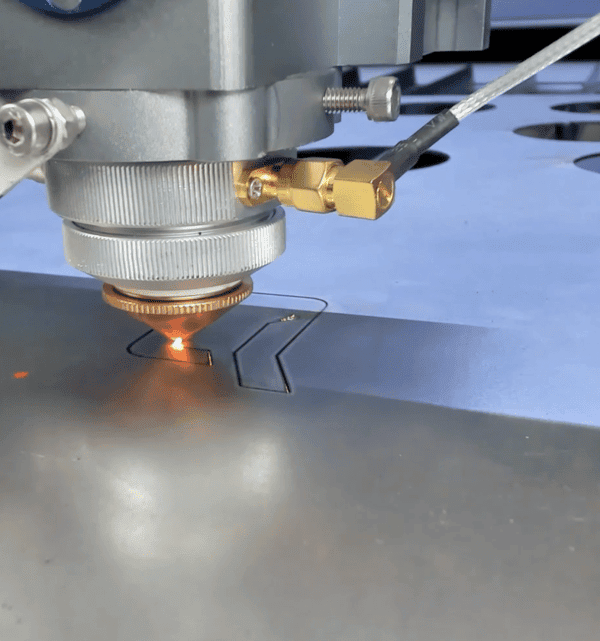 MQ1390C Coupeur laser à CO2 CO2 haute puissance - gros plan sur la tête laser