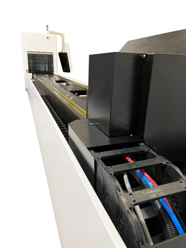 Découpeur laser de tubes de l'arrière vers l'avant